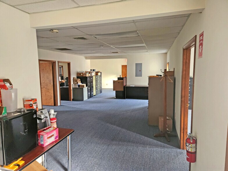 More Photos Of 155 Oak St, Glastonbury Medical For Sale