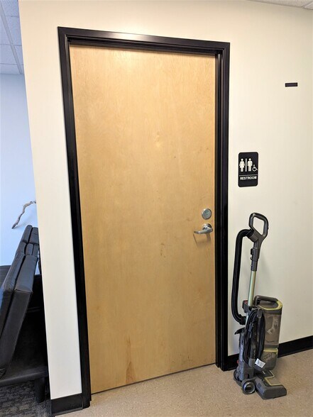 More Photos Of 9210 NE 62nd Ave, Vancouver Unknown For Lease