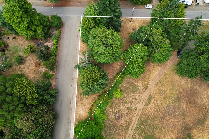 More Photos Of 283 S Main St, Falls City Industrial For Sale