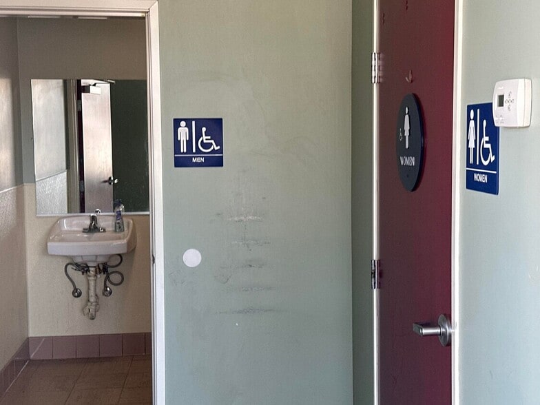 More Photos Of 2383-2389 Fletcher Pky, El Cajon Freestanding For Lease