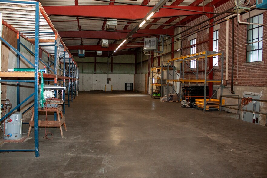 More Photos Of 10 Bartlett St, Allenstown Light Manufacturing For Lease