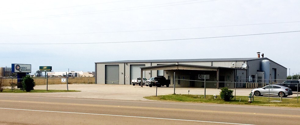 More Photos Of 9007 N US Hwy 59, Victoria Warehouse For Sale