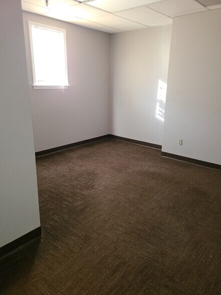 More Photos Of 6780 Southwest Ave, Saint Louis Flex For Lease