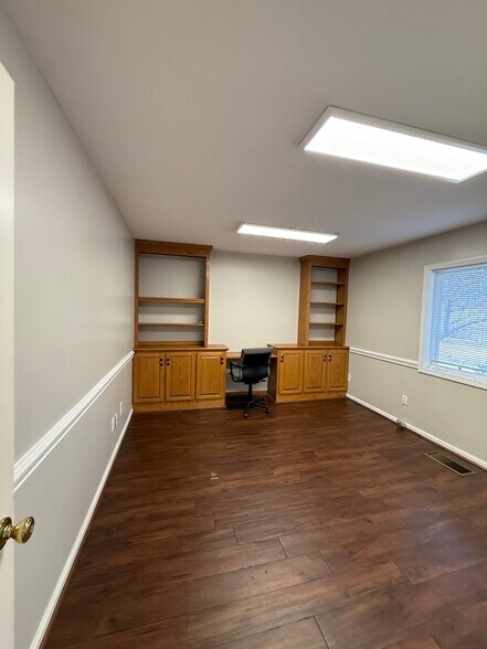More Photos Of 304 E Washington St, Mebane Medical For Lease
