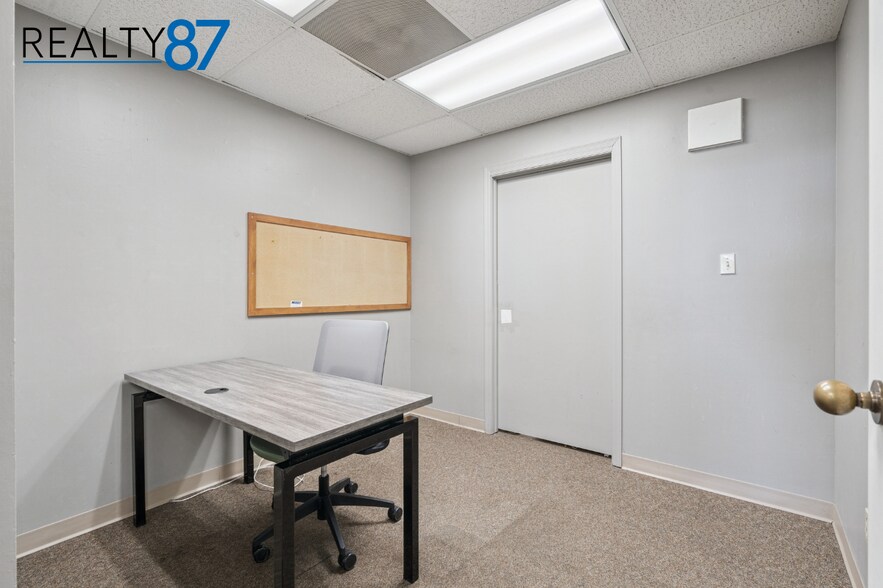 More Photos Of 724 3rd Ave SE, Cedar Rapids Freestanding For Sale