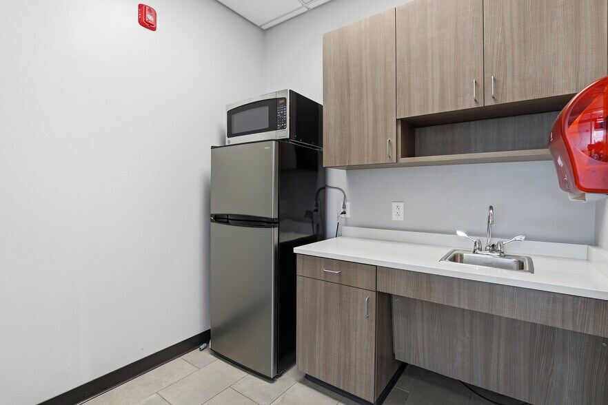 More Photos Of 2780 Jetport Rd, Kinston Office For Lease