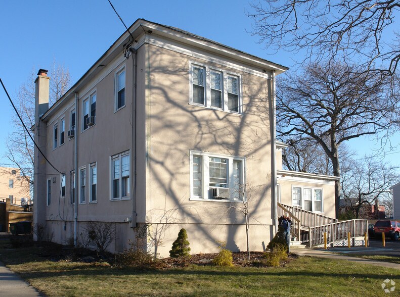 More Photos Of 913 Sewall Ave, Asbury Park Office For Sale