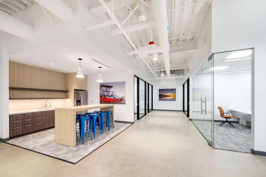 More Photos Of 222 N Pacific Coast Hwy, El Segundo Office For Lease