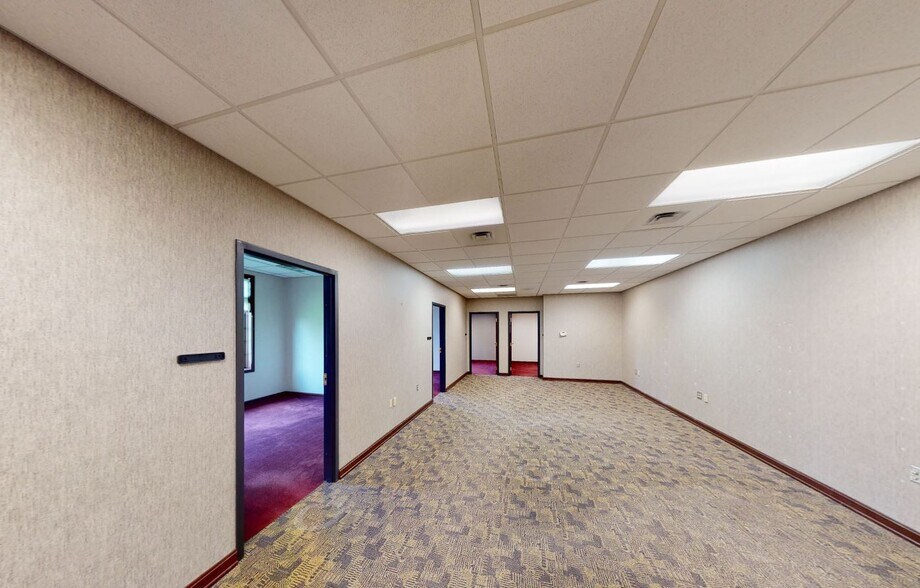 More Photos Of 1111 Chestnut Hills Pky, Fort Wayne Medical For Lease