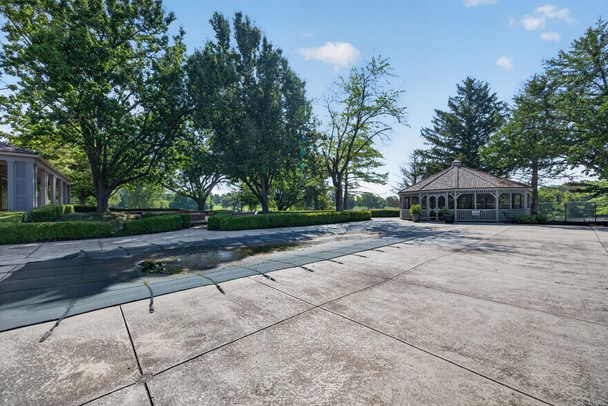 More Photos Of 1461 Highway EE, Winfield Specialty For Sale