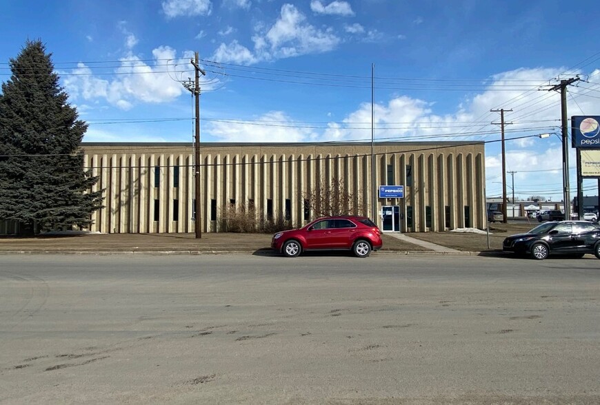 Primary Photo Of 830 43rd St E, Saskatoon Warehouse For Lease