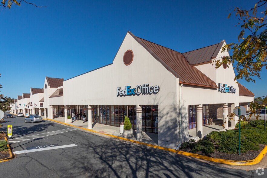 More Photos Of 9600-9688 Main St, Fairfax Unknown For Lease