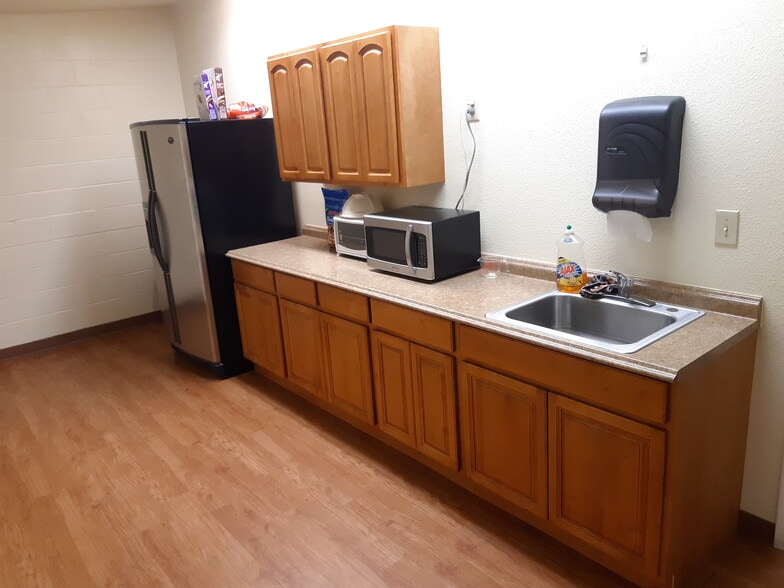 More Photos Of 4778-4790 Dewey Dr, Fair Oaks Loft Creative Space For Sale