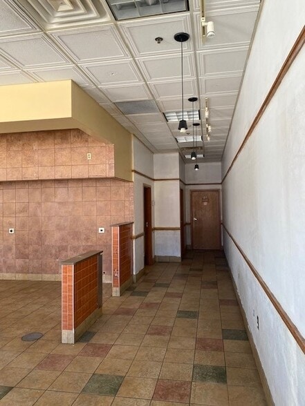 More Photos Of 3456 NE Circle Dr, Rochester Unknown For Lease