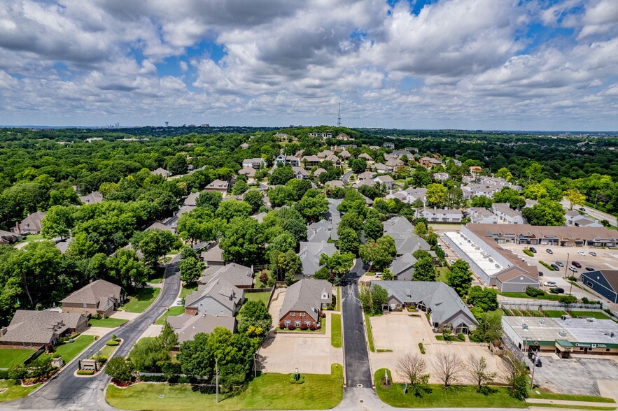 More Photos Of 6119 E 91st St, Tulsa Office For Sale