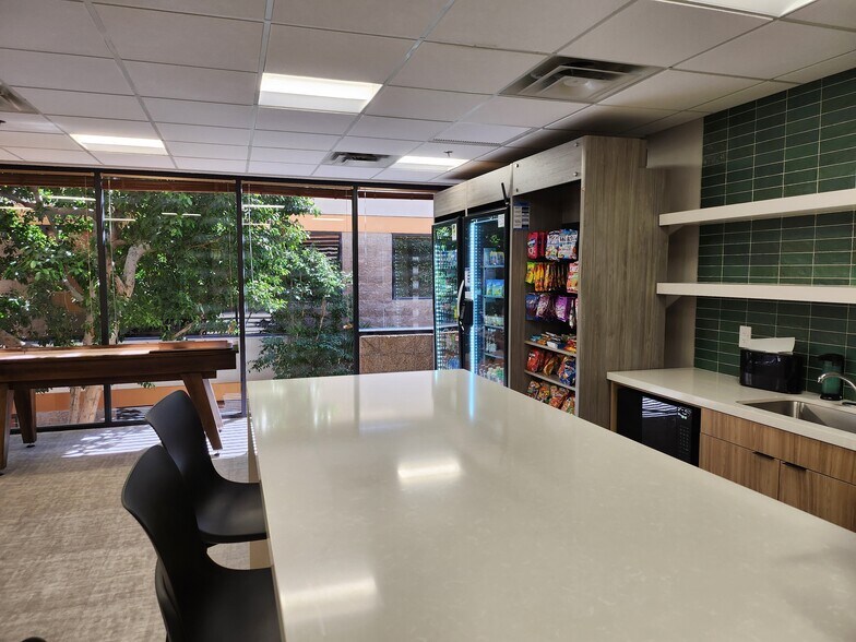 More Photos Of 1811 S Alma School Rd, Mesa Office For Lease