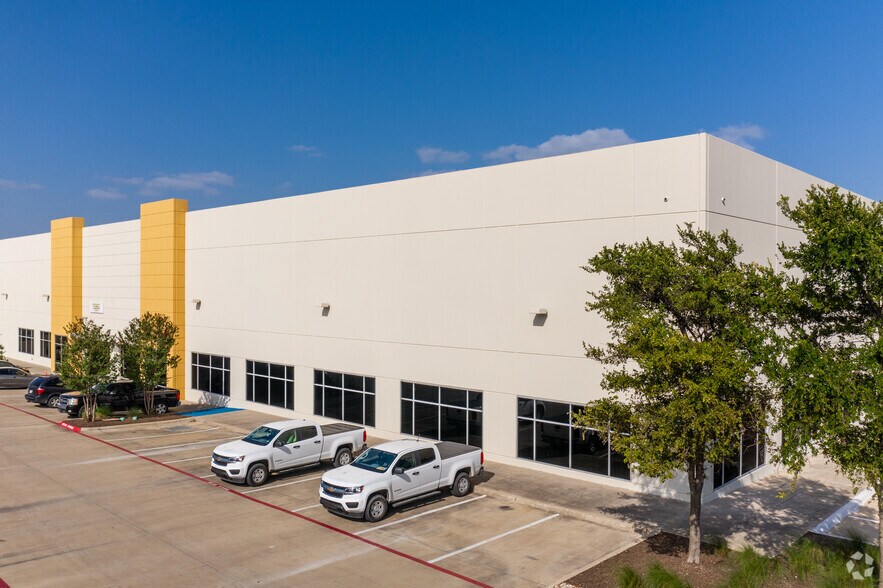 More Photos Of 2251 Picadilly Dr, Austin Warehouse For Lease