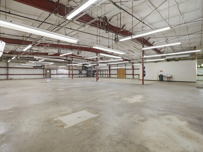 More Photos Of 857 Willow Cir, Hagerstown Manufacturing For Lease