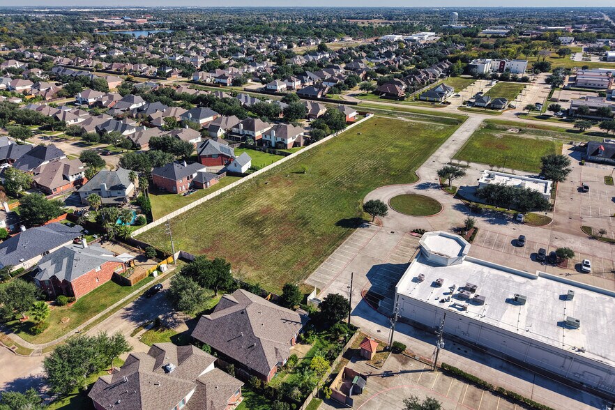 More Photos Of 9121 Broadway St, Pearland Storefront For Lease