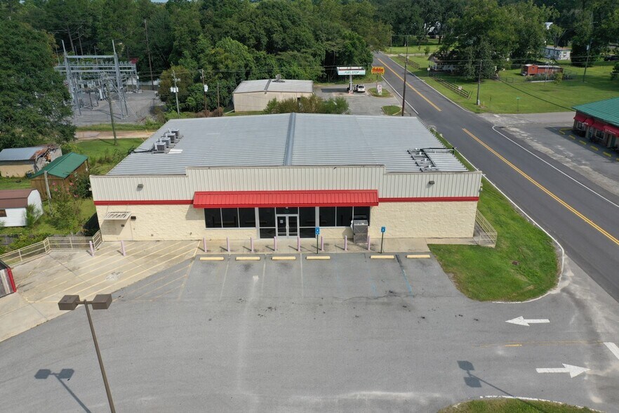 More Photos Of 48 W Central Ave, Lenox Freestanding For Sale