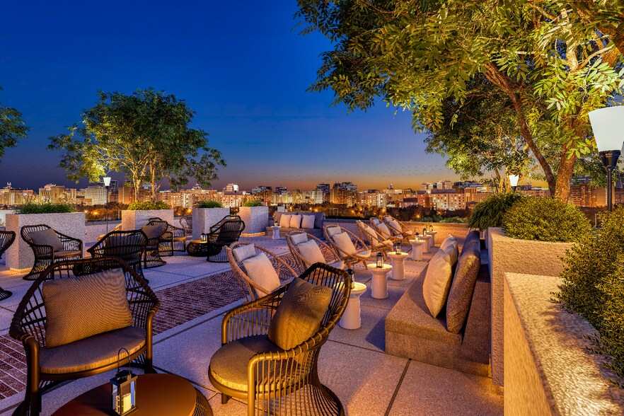 More Photos Of 67 S Main St, Alpharetta General Retail For Sale