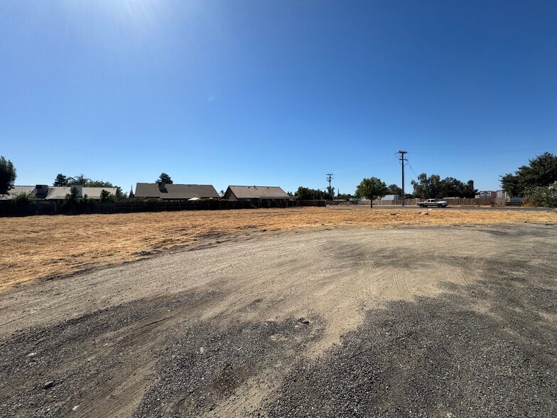 More Photos Of 1201 N West St, Tulare Land For Sale