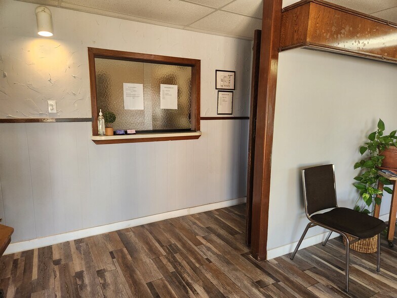 More Photos Of 1017 E Kingsbury St, Seguin Coworking Space