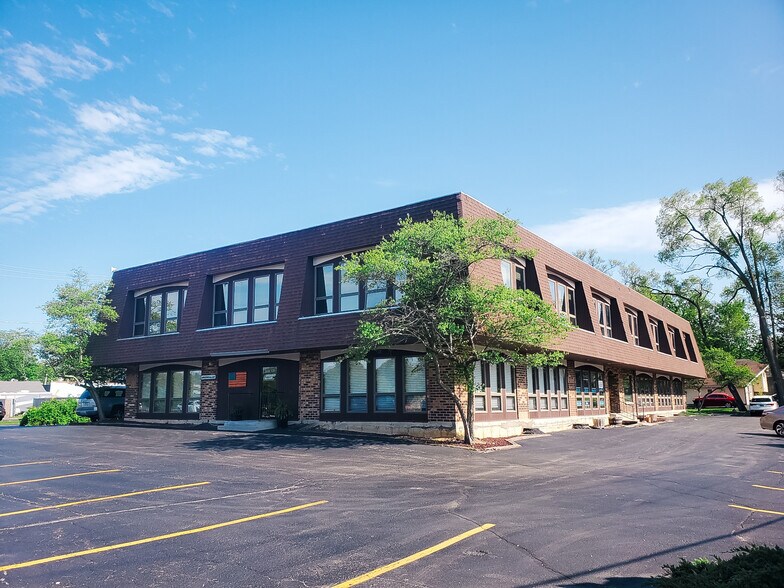 More Photos Of 95 W Grand Ave, Lake Villa Medical For Sale