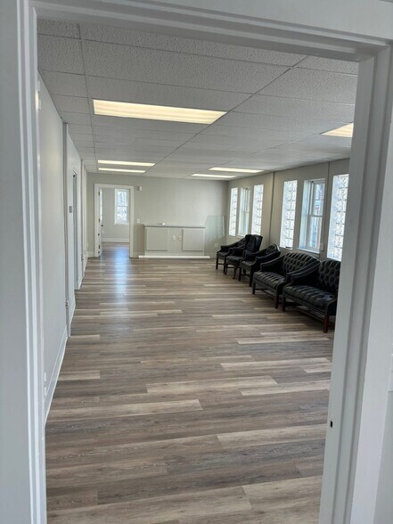 More Photos Of 17 Water St, Milford Office For Lease