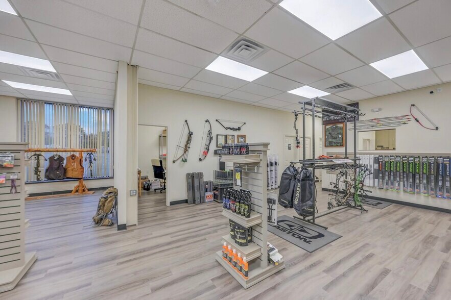 More Photos Of 116-120 Monahan Ave, Dunmore Flex For Lease