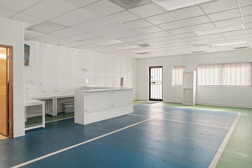 More Photos Of 1847 S Kihei Rd, Kihei Storefront Retail Office For Sale