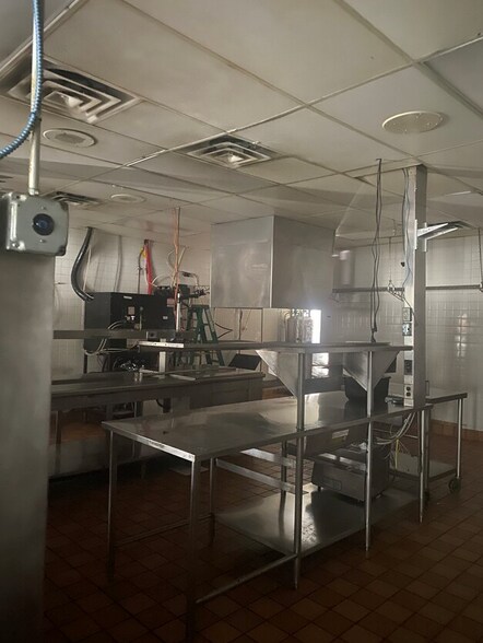 More Photos Of 103 S Nicolet St, Mackinaw City Fast Food For Lease