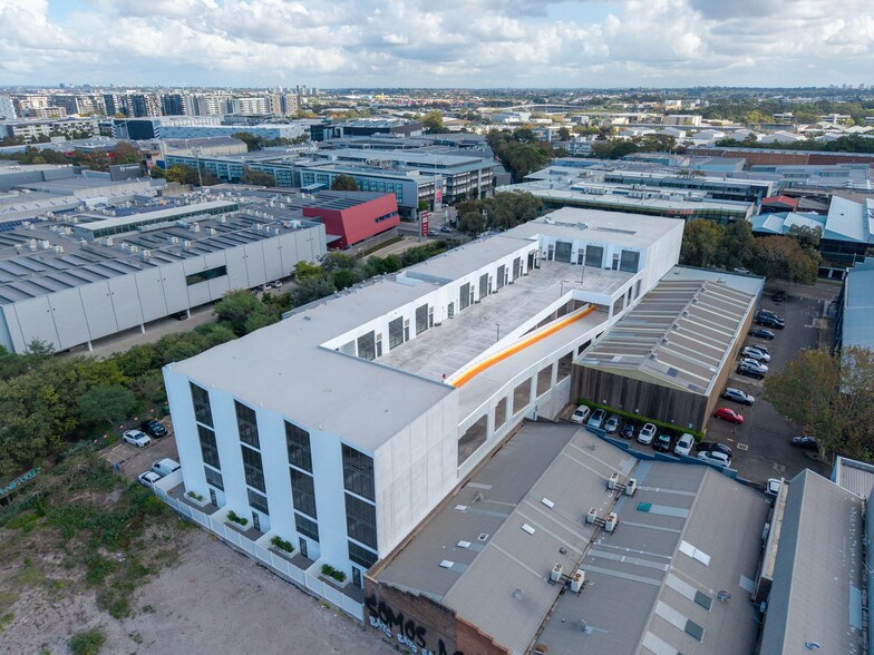 More Photos Of 78 O'Riordan St, Alexandria Showroom For Lease