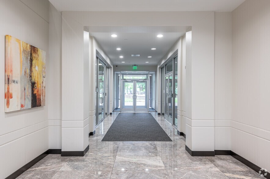 More Photos Of 9001-9003 Airport Fwy, North Richland Hills Office For Lease