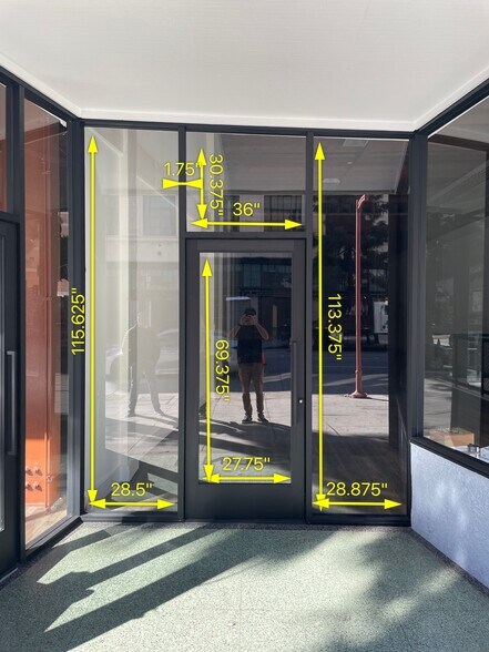 More Photos Of 901-907 S Hill St, Los Angeles Storefront For Lease