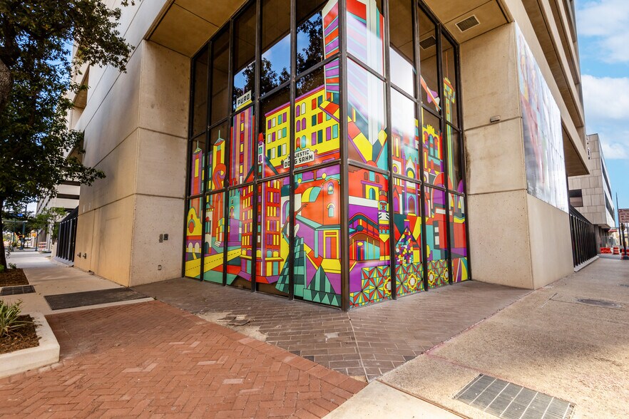 More Photos Of 425 Soledad St, San Antonio Loft Creative Space For Lease