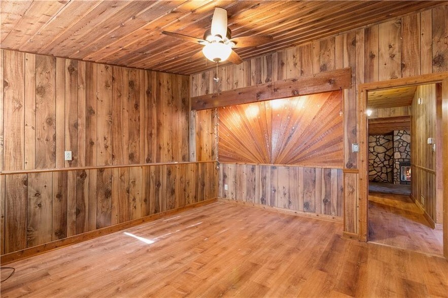 More Photos Of 1345 Ronald Reagan Blvd, Cumming Showroom For Sale