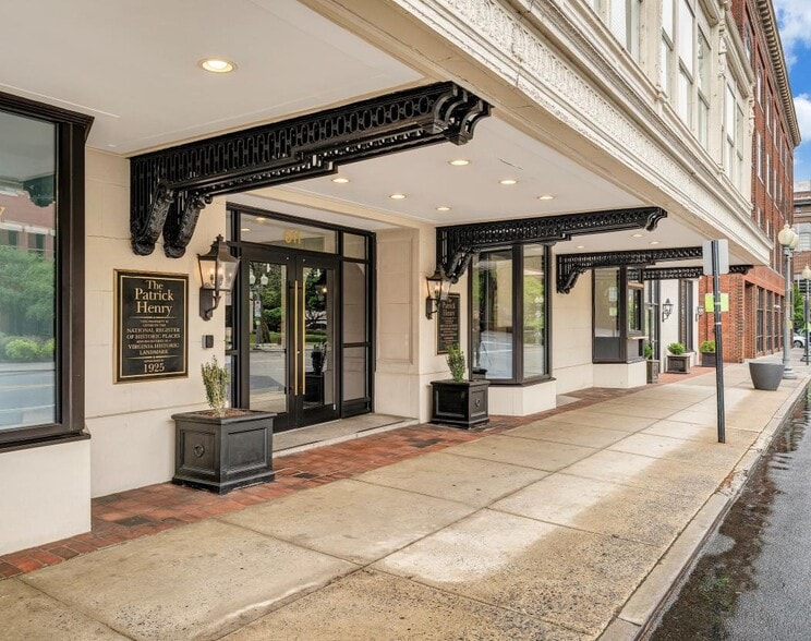 More Photos Of 611 S Jefferson St, Roanoke Apartments For Lease