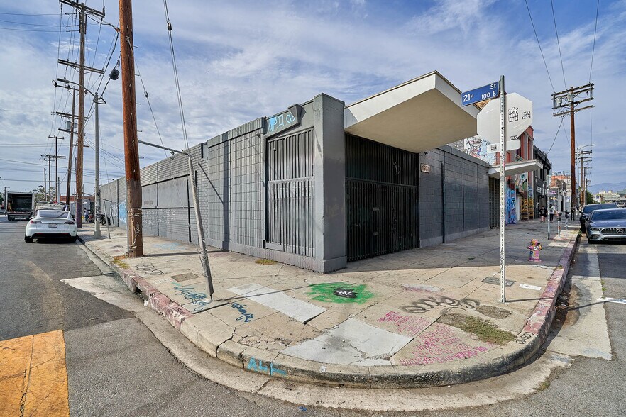More Photos Of 1977 S Los Angeles St, Los Angeles Distribution For Sale