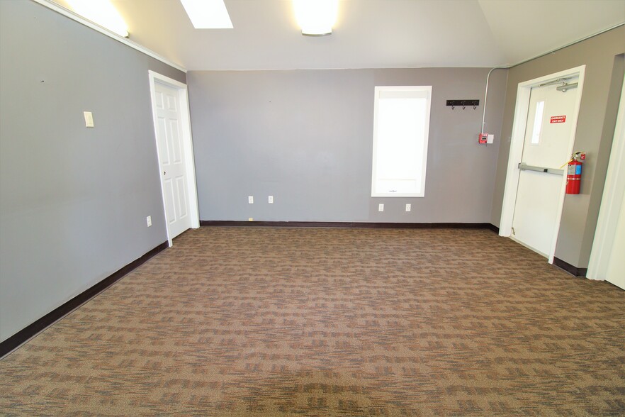 More Photos Of 538 Street Rd, Southampton Office For Lease