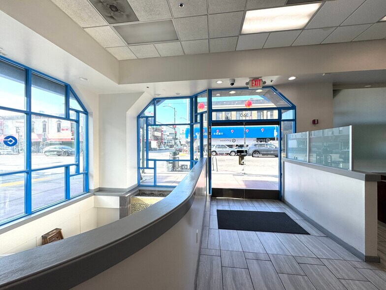 More Photos Of 815-821 Webster St, Oakland Storefront Retail Office For Lease