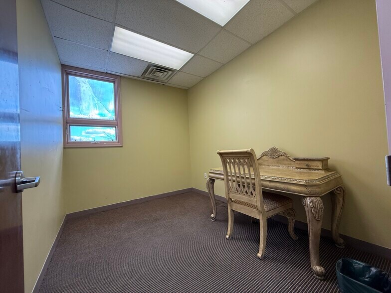 More Photos Of 294-298 State St, Hackensack Medical For Sale