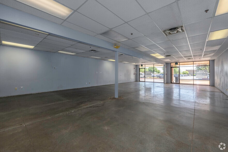 More Photos Of 3211-3231 Coors Blvd SW, Albuquerque Unknown For Lease