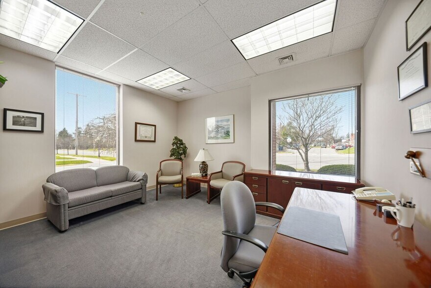 More Photos Of 2814 Franklin St, Michigan City Office For Sale