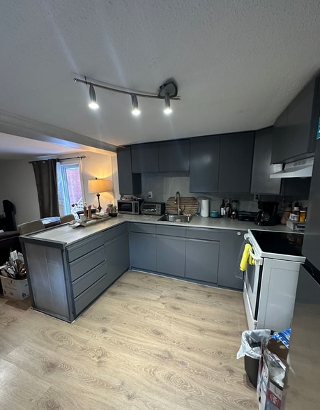 More Photos Of 449 Preston St, Ottawa Storefront Retail Residential For Sale