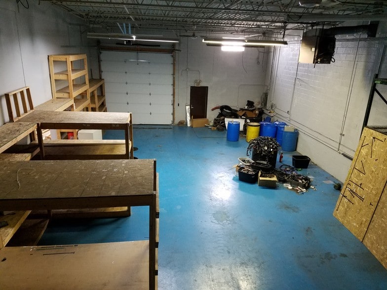 More Photos Of 14500-14550 E 11 Mile Rd, Warren Manufacturing For Lease