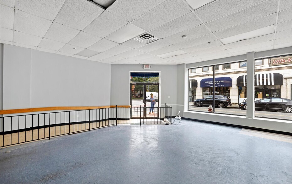 More Photos Of 37-39 Glen St, Glen Cove Office Residential For Sale