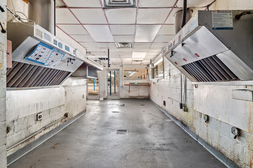 More Photos Of 435 E Main St, Hohenwald Fast Food For Sale