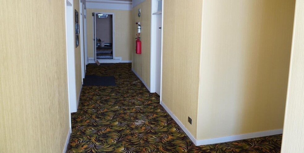 More Photos Of 111 Sherbrooke St, Wolseley Hotel For Sale