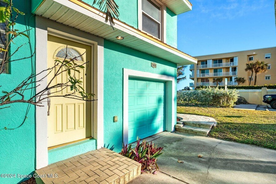 More Photos Of 799 Shell St, Satellite Beach Office For Sale